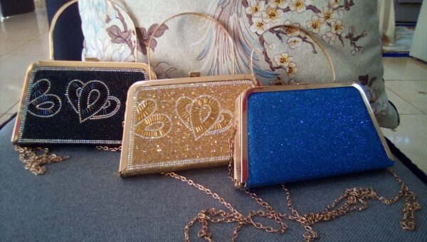 Pochette avec strass